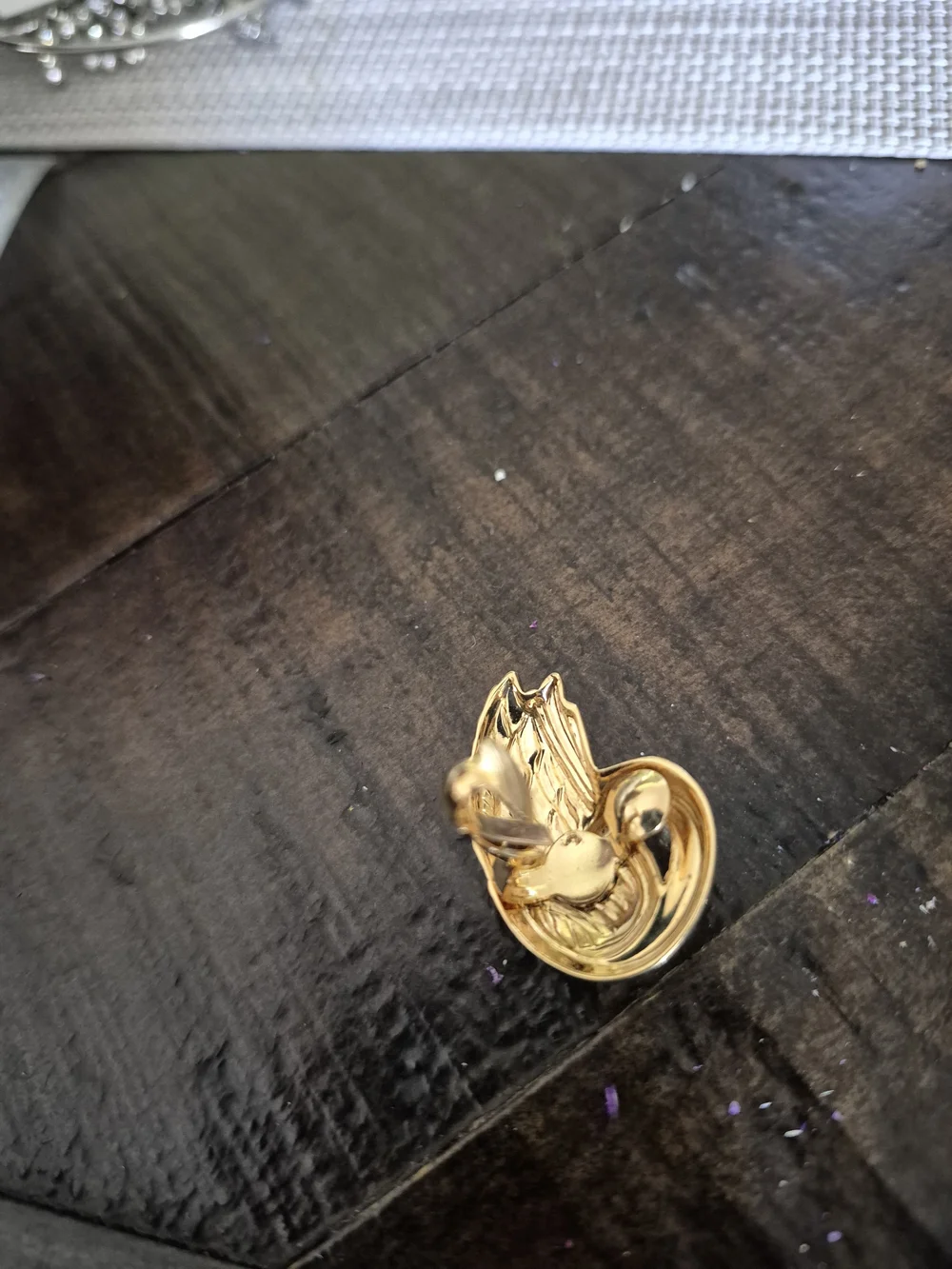 Gold‎ Swan Stud Earrings